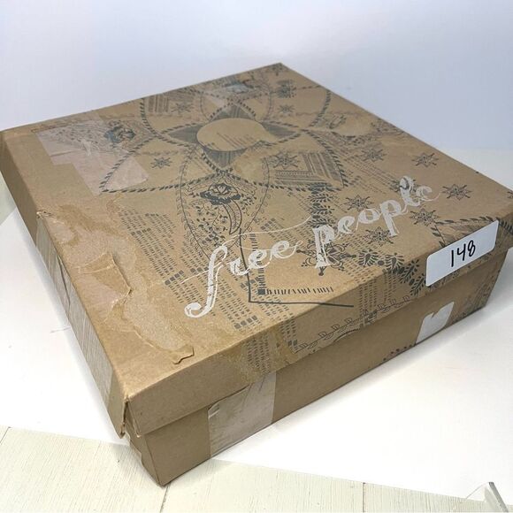 Free People Studded Pull On Ankle Boots in Black 6.5 - Picture 11 of 11